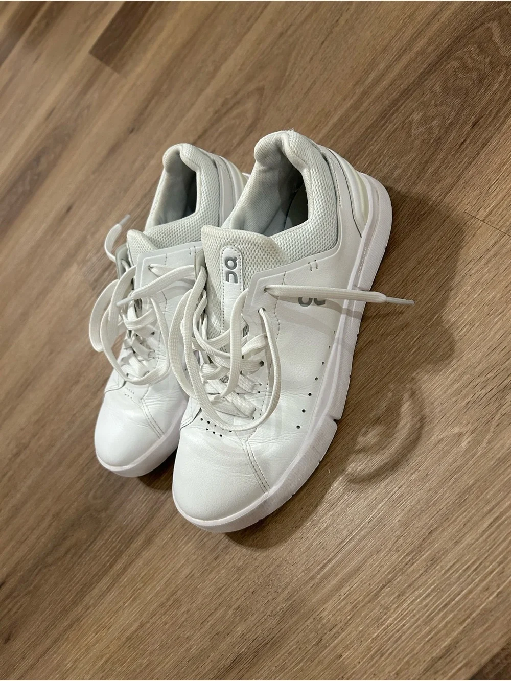 On Cloud The Roger White Sneakers
